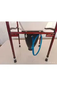 Hasta tuvalet sandalyesi detay görünümü