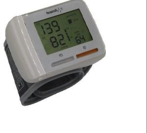 Respirox YE8900A Bilekten Tansiyon Ölçer - Medikaltec YE8900A Bilekten Tansiyon Ölçer Medikaltec8799 - Görsel 1 (Ön görünüm)