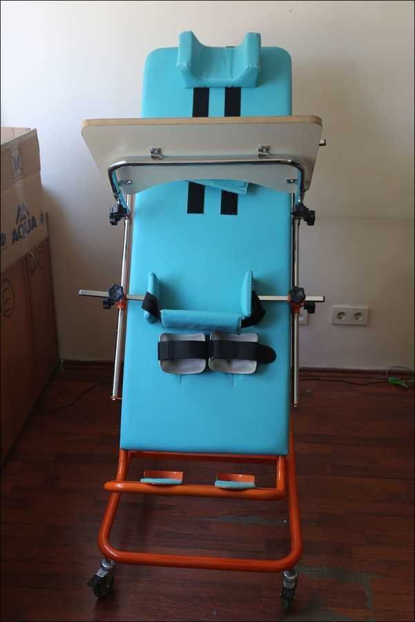Medikaltec Standing Table Ayakta Dik Durma Sehpası Sedye Olabilen 8-14 Yaş Arası