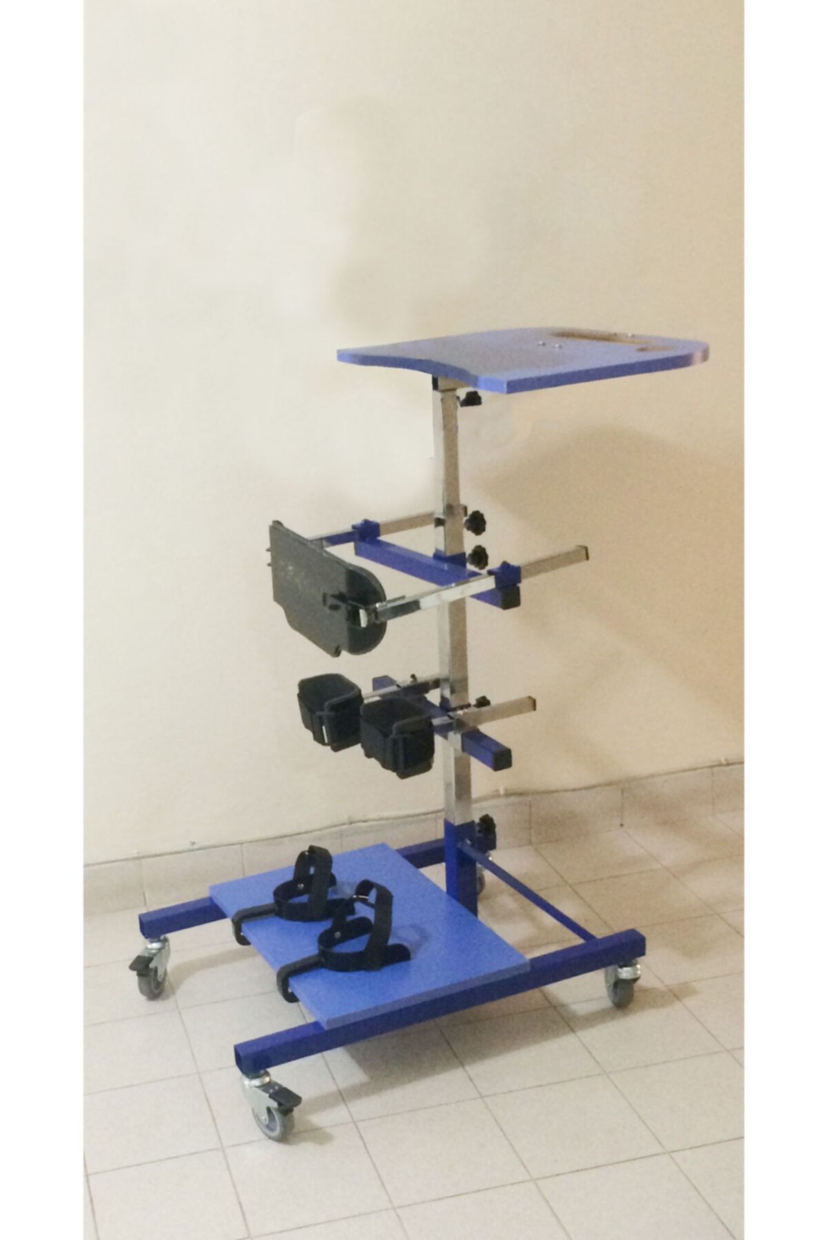 Medikaltec Ayakta Durma Masası Sehpası Medıum= Kullanıcı Boyu: 120-150 Cm Medikaltec4178 - Görsel 1 (Ön görünüm)