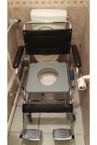 Medikaltec Tekerlekli Tuvalet Ve Banyo Sandalyesi Klozete Uyumlu Hasta Tuvaleti Medikaltec3233 - Görsel 4 (Ön görünüm)