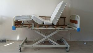 Medikaltec 3 Motorlu ABS Tabanca Ve Asansörlü Hasta Karyolası + 4 Parçalı Yatak