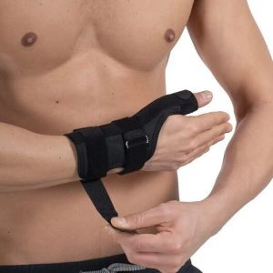 Medikaltec Başparmak Splinti Dequarvin W334 (Medikaltec322) - Görsel 2 (Ön görünüm)