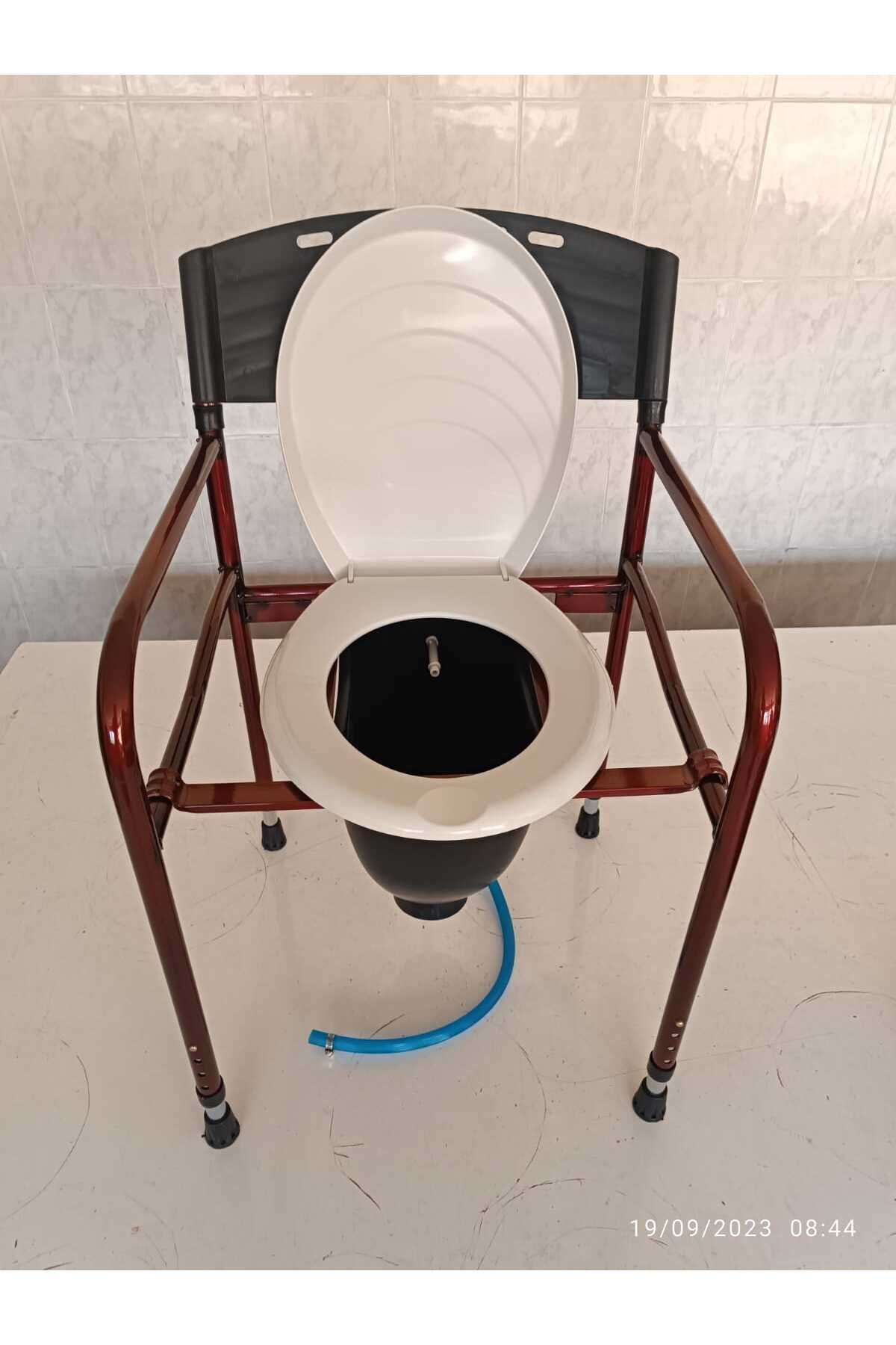 Medikaltec Taharet Musluklu Seyyar Katlanabilir Hasta Yaşlı Tuvalet Sandalyesi Klozetli Wc Li Sandalye Oturak