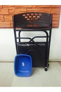 Medikaltec kamp WC yükseklik ayarlı hasta tuvalet sandalyesinin ön görünümü