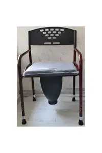 Kampçılık taşınabilir tuvalet taburesi ön görünüm