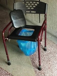 Medikaltec Hasta Tuvaleti Deri Döşemeli