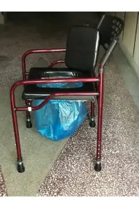 Medikaltec deri döşemeli klozet yükseltici ürün ön görünüm