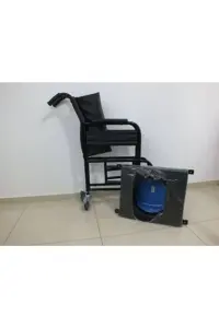 Tekerlekli banyo tuvalet sandalyesi detay görünümü