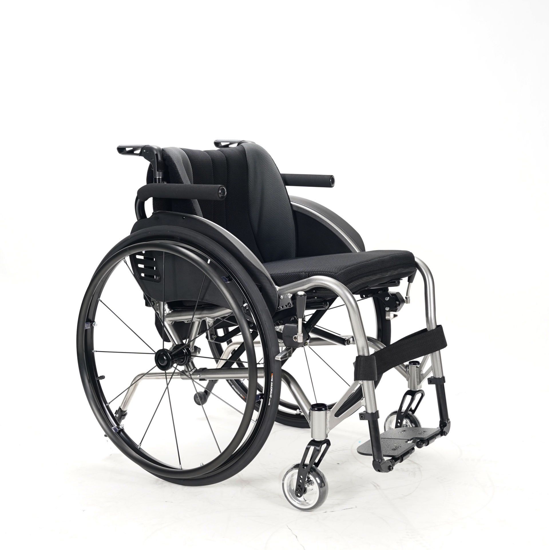 G760 Katlanır Aktif Tekerlekli Sandalye MDKLCM560 - Görsel 1 (Ön görünüm)