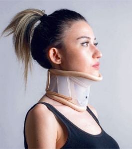 Derili Çenelikli Boyunluk Boyun Korsesi  - Medikaltec Derili Çenelikli Boyunluk Boyun Korsesi SMALL