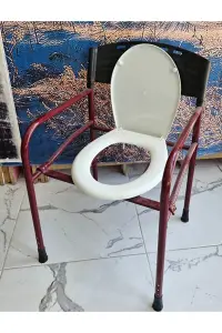 Medikaltec Tuvalet ve Banyo Sandalyesi ön görünüm