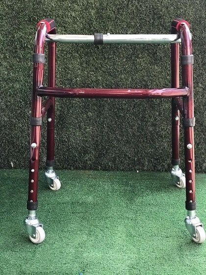 4 Tekerli Çocuk WalkerKatlanır yükseklik - Medikaltec 4 Tekerli Çocuk Walker Medikaltec9235 - Görsel 1 (Ön görünüm)