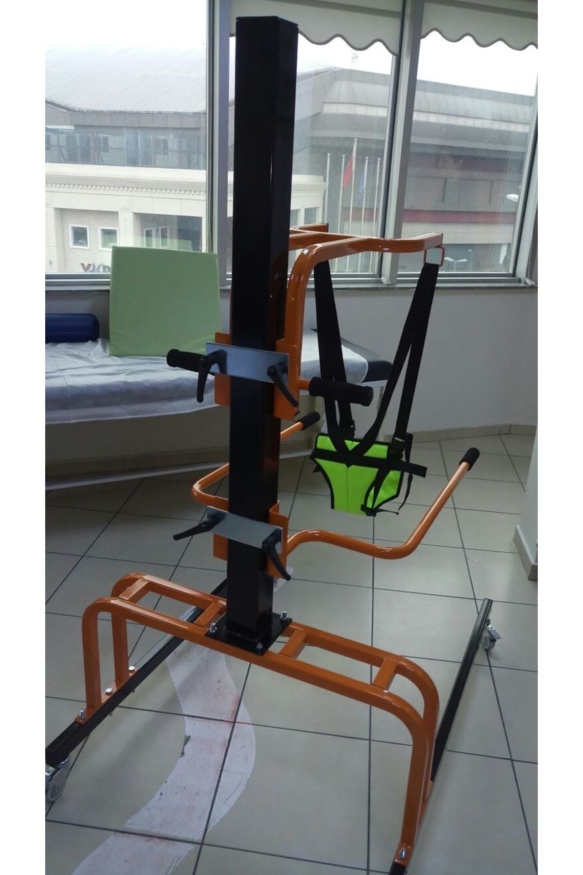 Medikaltec Klinik Tip Ayakta Durma Cihazı Medikaltec3697 - Görsel 1 (Ön görünüm)
