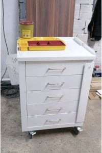 Beş Çekmeceli Pansuman Arabası K-208 Beş - Medikaltec Beş Çekmeceli Pansuman Arabası K- Medikaltec9371 - Görsel 1 (Ön…